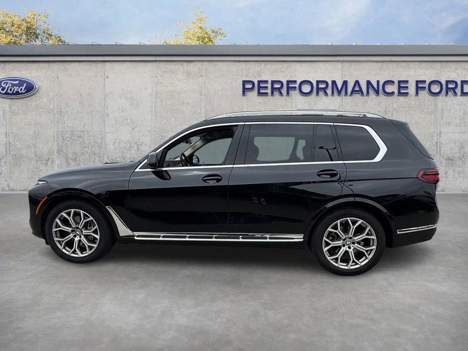 Used 2025 BMW X7 xDrive40i AWD/4WD image 11