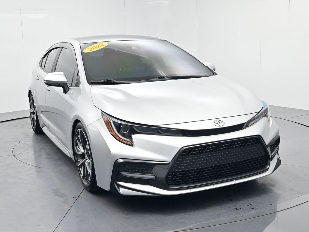 Used 2022 Toyota Corolla SE image 2