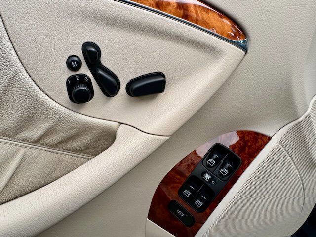 Used 2005 Mercedes-Benz CLK 320 Coupe image 20