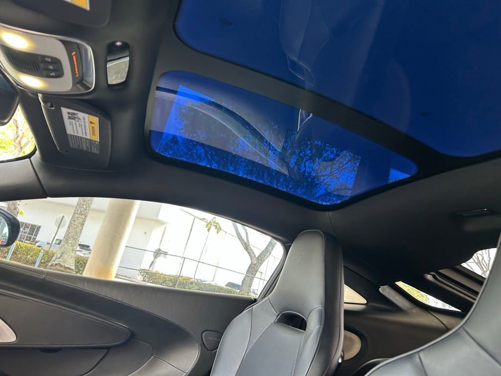 Used 2020 McLaren GT image 22