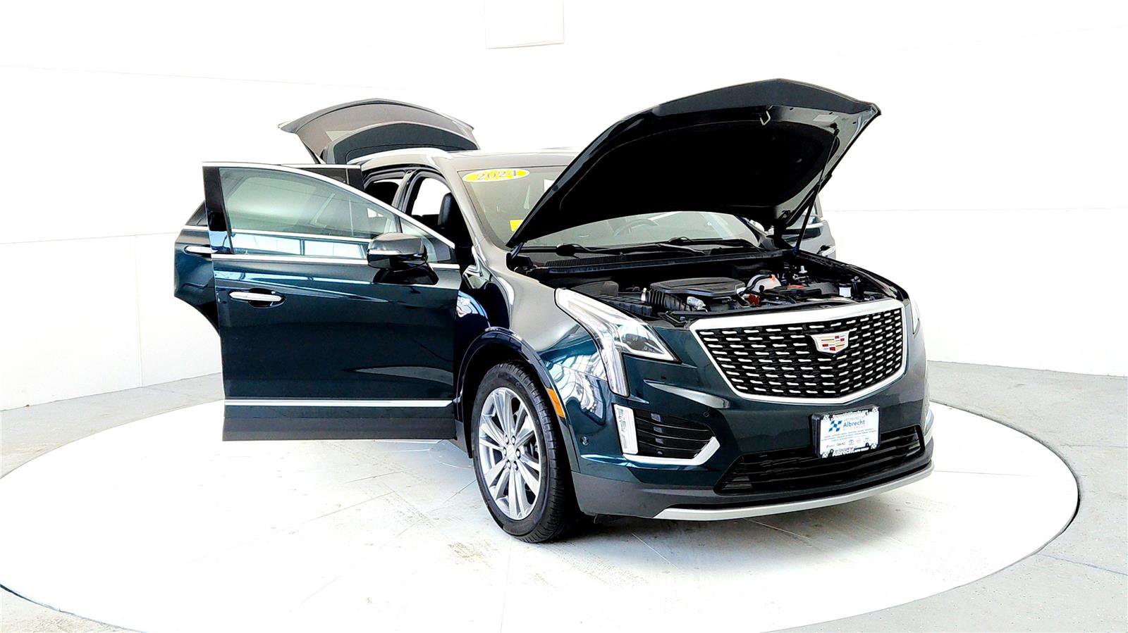 Used 2024 Cadillac XT5 Premium Luxury w/ Technology Package image 9