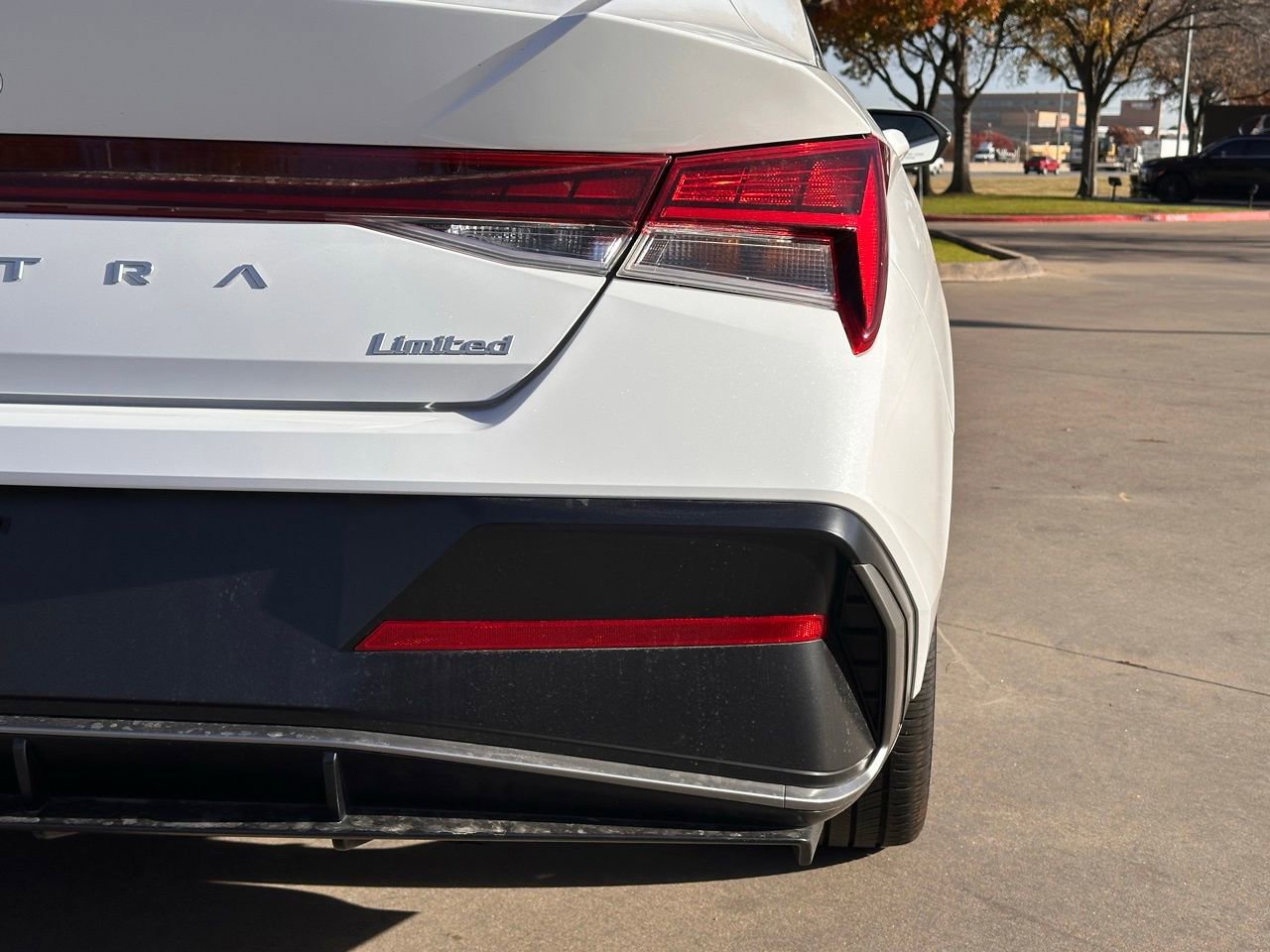 Certified 2025 Hyundai Elantra Limited image 14