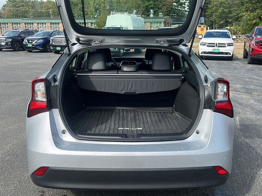 Used 2022 Toyota Prius AWD image 19