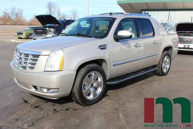 Used 2007 Cadillac Escalade EXT w/ Information Package image 1