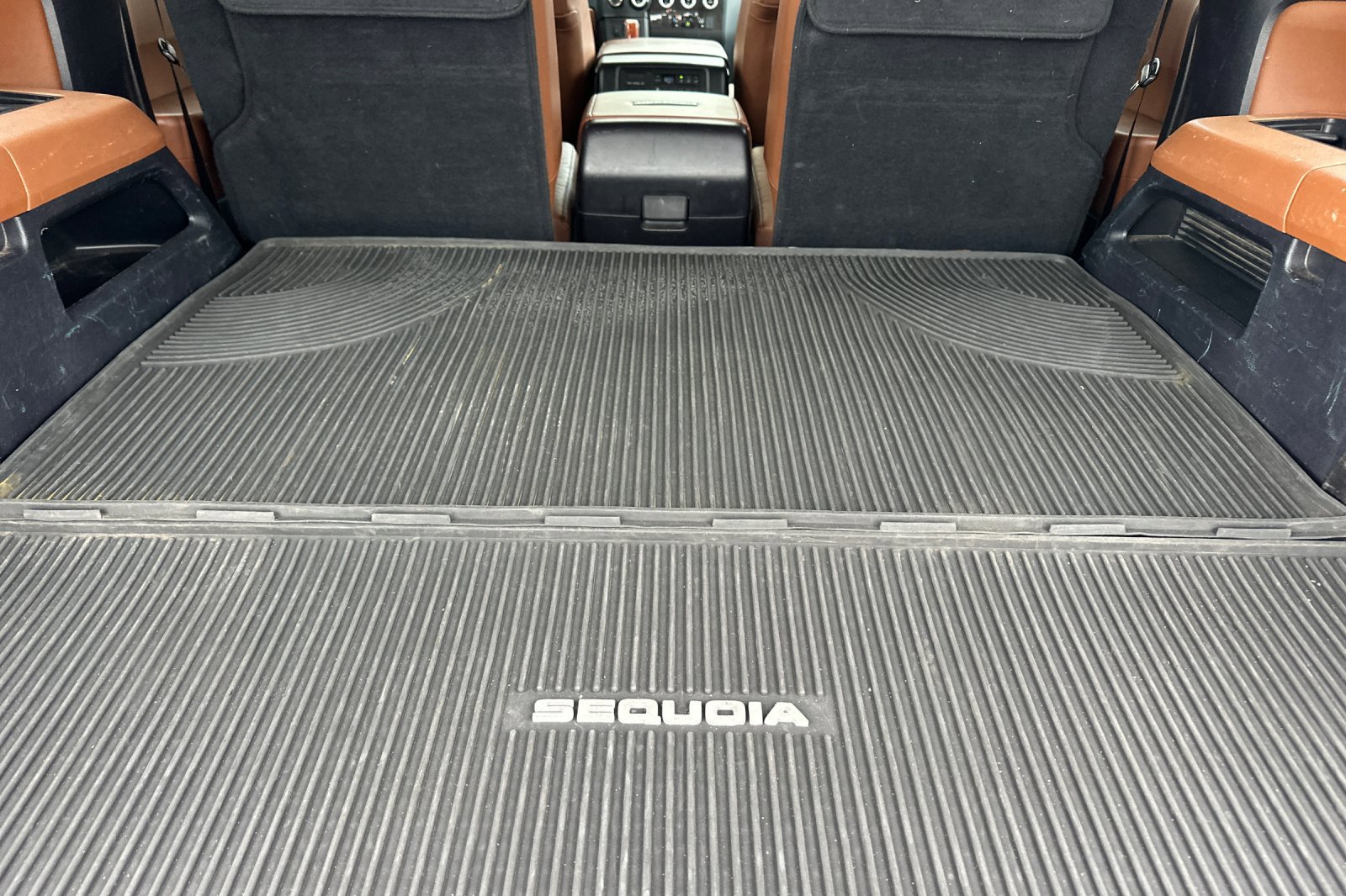 Used 2021 Toyota Sequoia Platinum AWD/4WD image 17