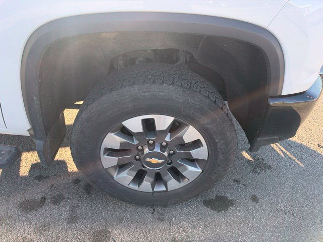 Used 2023 Chevrolet Silverado 2500 Custom w/ Custom Value Package AWD/4WD image 9