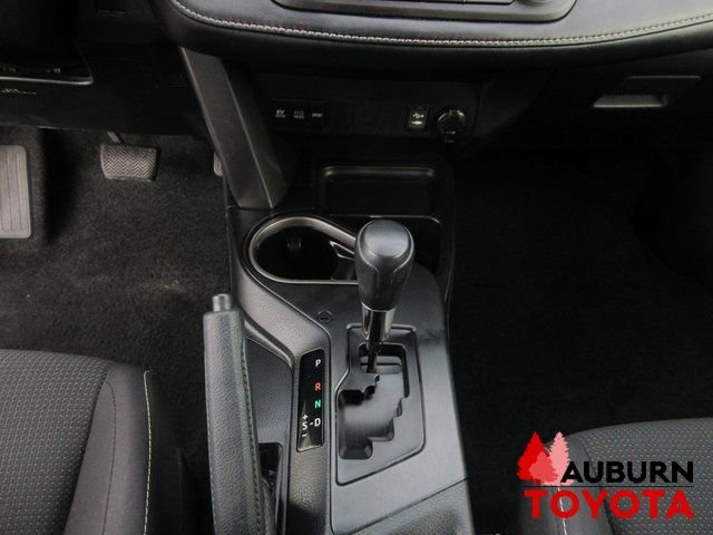 Used 2018 Toyota RAV4 LE image 18