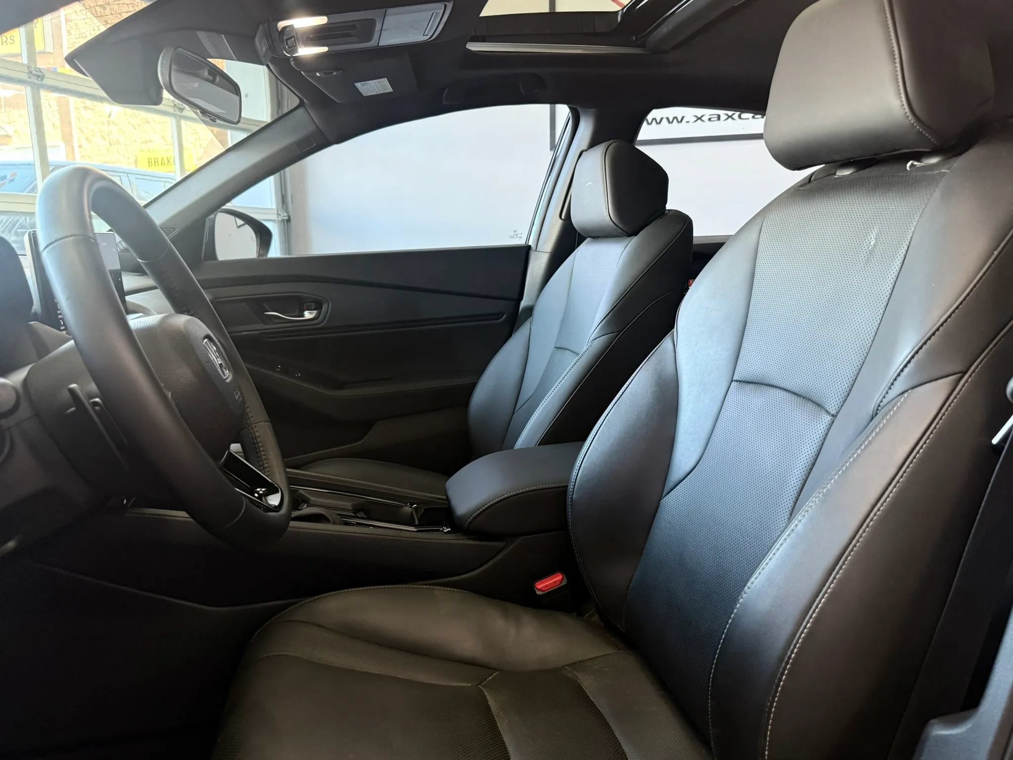 Used 2025 Honda Accord Sport image 8