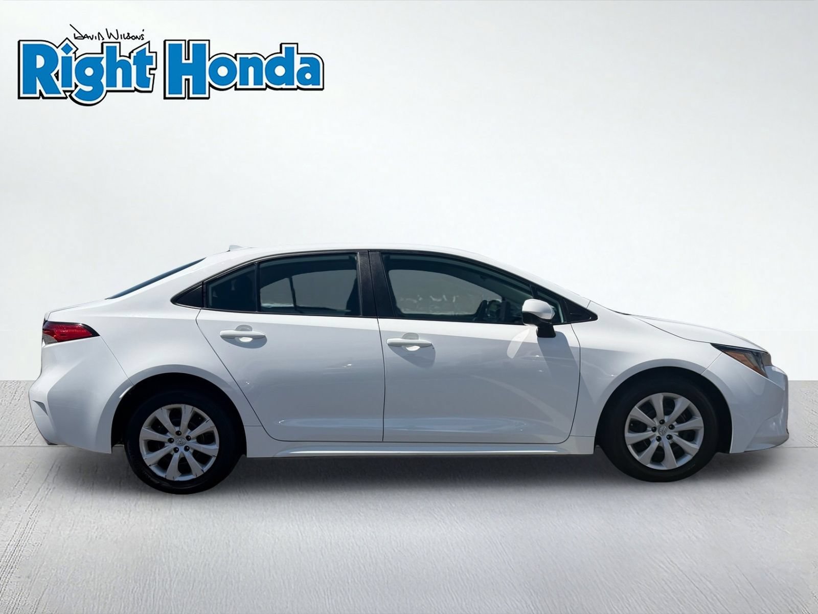 Used 2024 Toyota Corolla LE FWD image 8