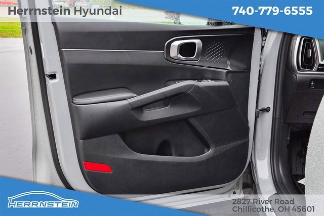 Used 2024 Kia Sorento S w/ Panoramic Sunroof Package image 16