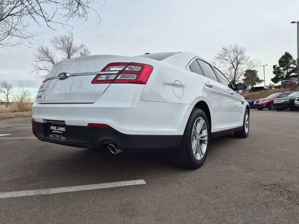 Used 2019 Ford Taurus SE image 7