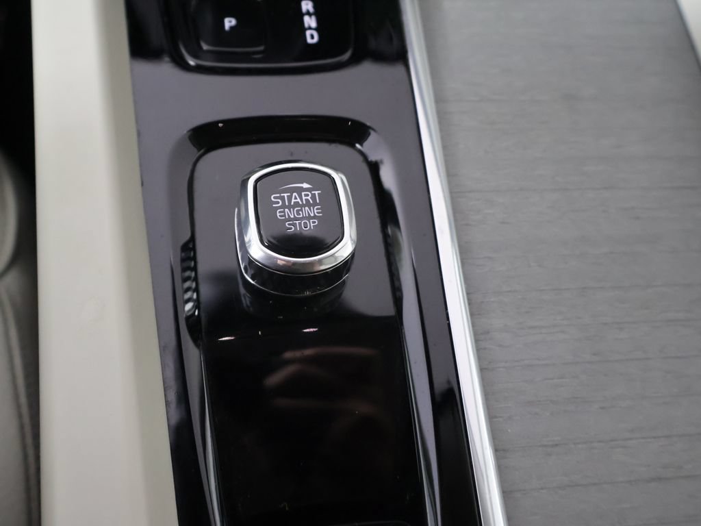 Used 2023 Volvo XC60 B5 Plus w/ Protection Package Premier AWD/4WD image 39