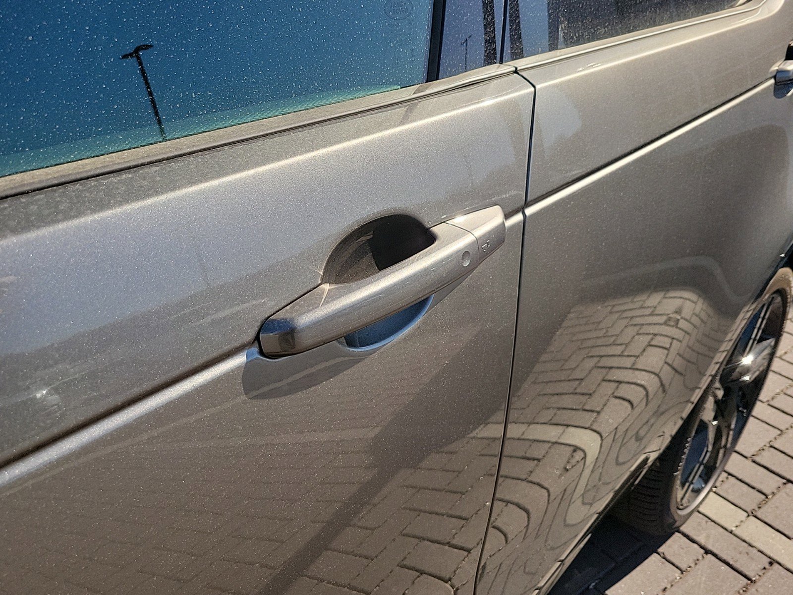 Certified 2025 Land Rover Discovery Dynamic SE image 13