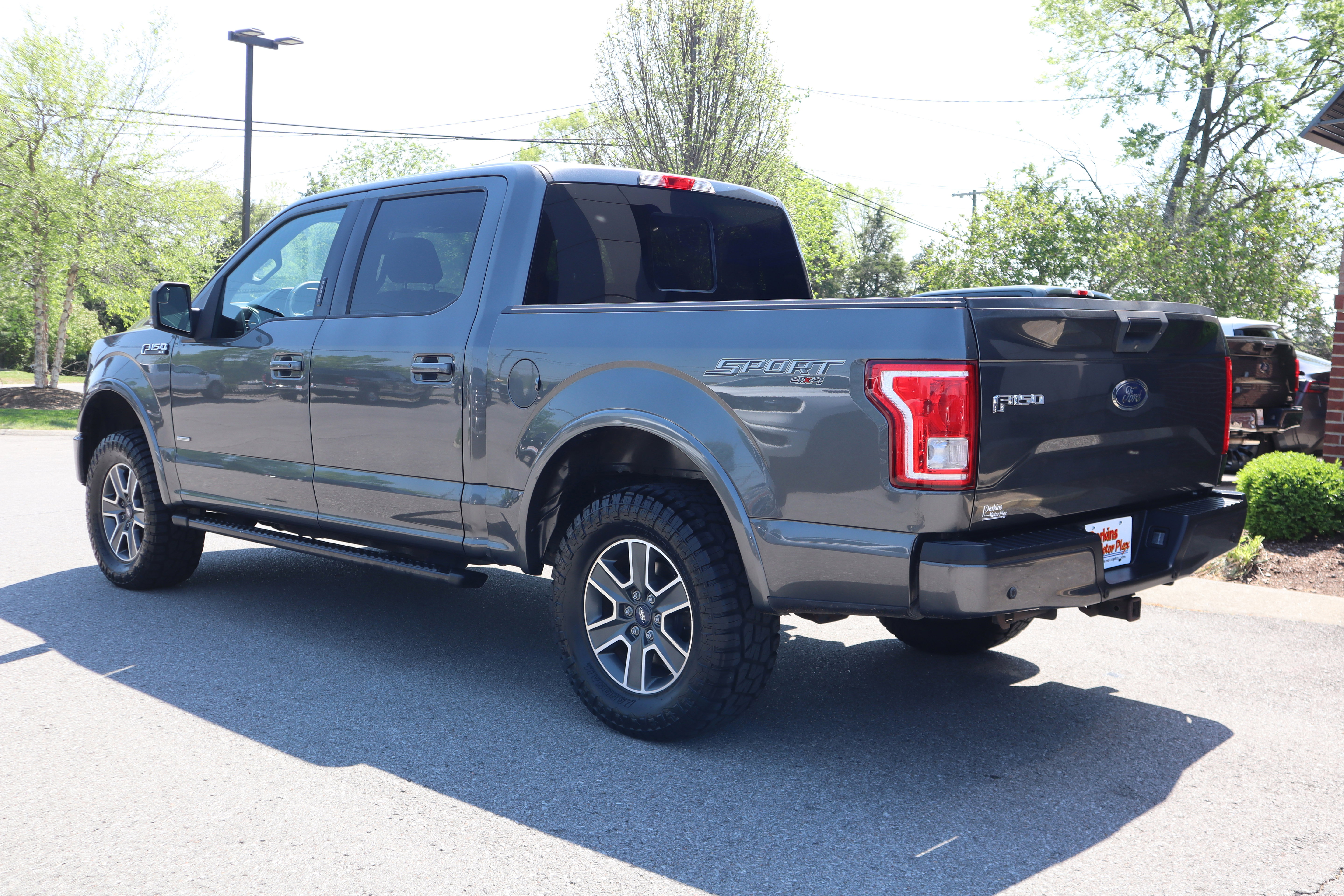 Used 2016 Ford F150 XLT w/ Equipment Group 302A Luxury image 9
