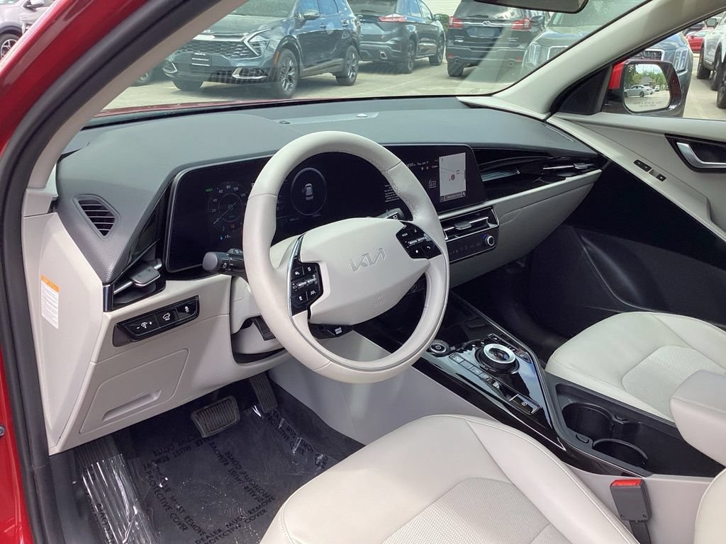 Used 2023 Kia Niro Wind w/ Wind Preserve Package FWD image 13