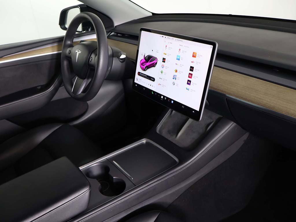 Used 2022 Tesla Model Y Long Range image 29