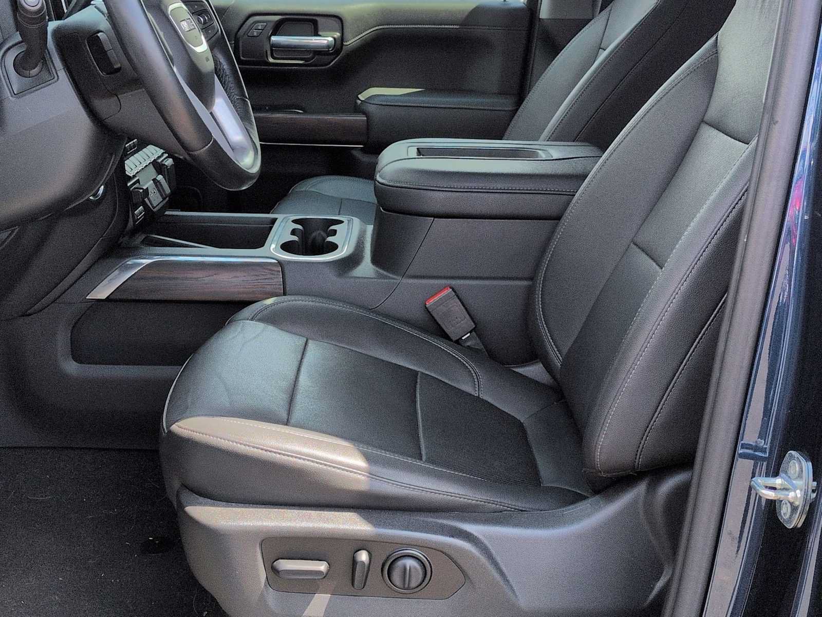 Used 2021 GMC Sierra 1500 SLT w/ SLT Premium Plus Package AWD/4WD image 17