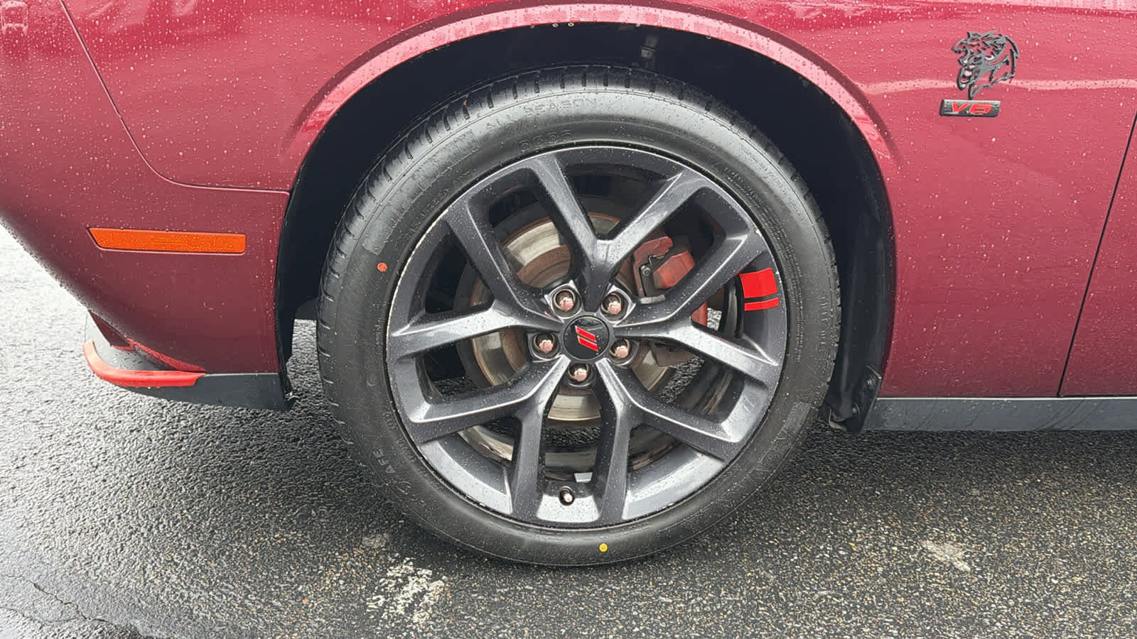 Used 2019 Dodge Challenger SXT w/ Blacktop Package image 9