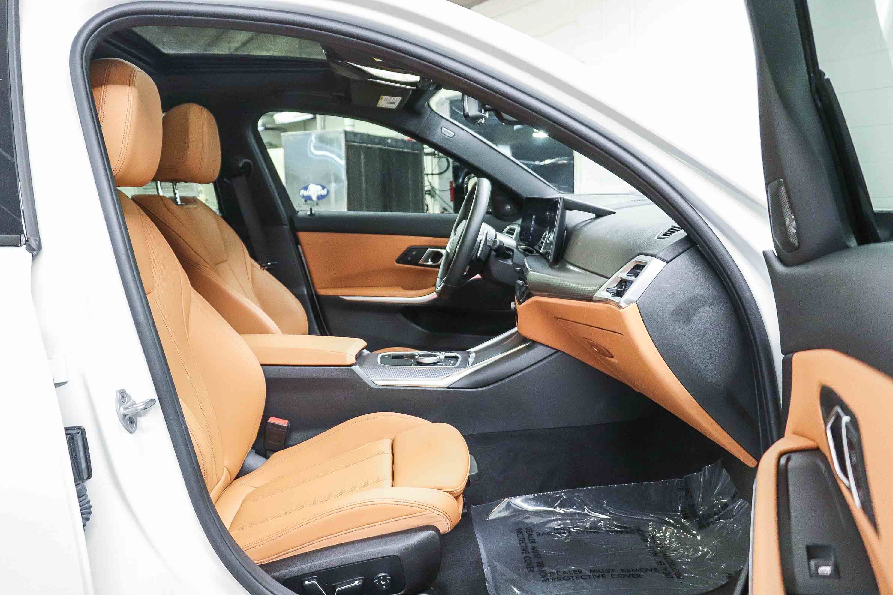 Used 2025 BMW 330i Sedan w/ M Sport Package RWD image 16