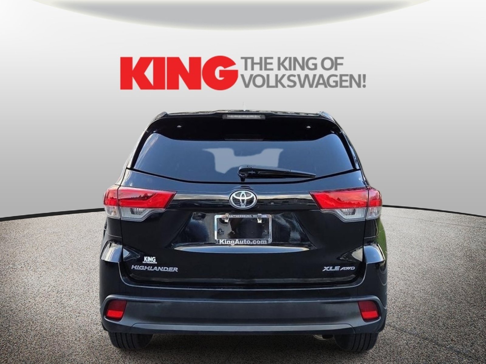 Used 2018 Toyota Highlander XLE AWD/4WD image 4