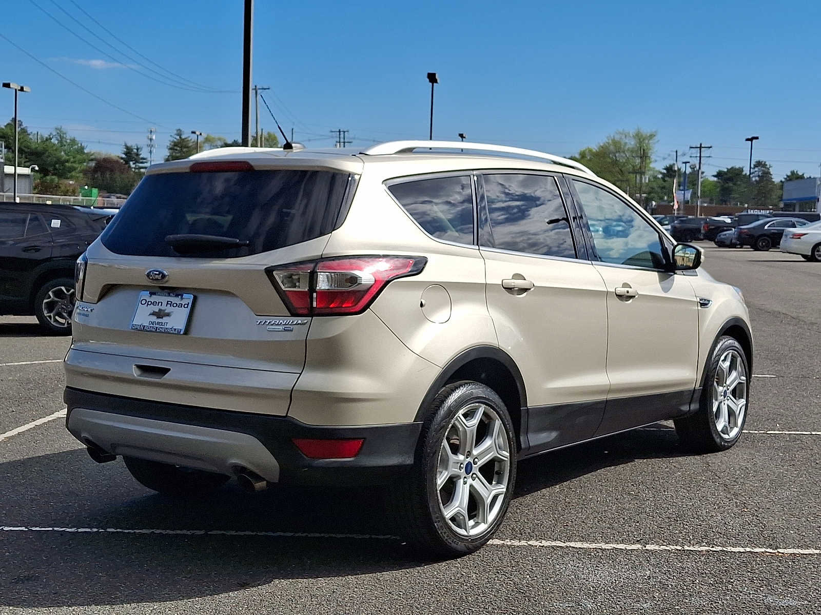 Used 2017 Ford Escape Titanium image 6