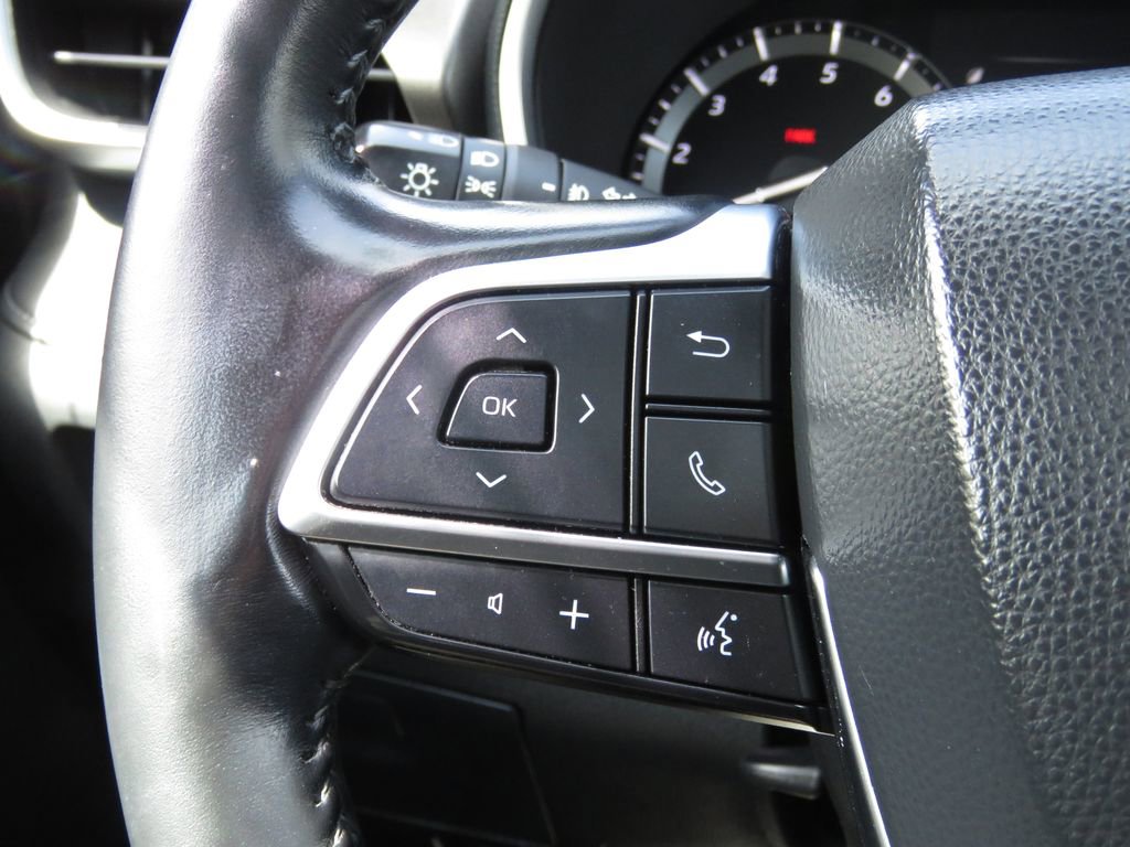 Used 2020 Toyota Highlander XLE AWD/4WD image 24