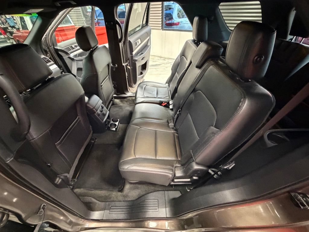 Used 2016 Ford Explorer XLT w/ Equipment Group 202A AWD/4WD image 50