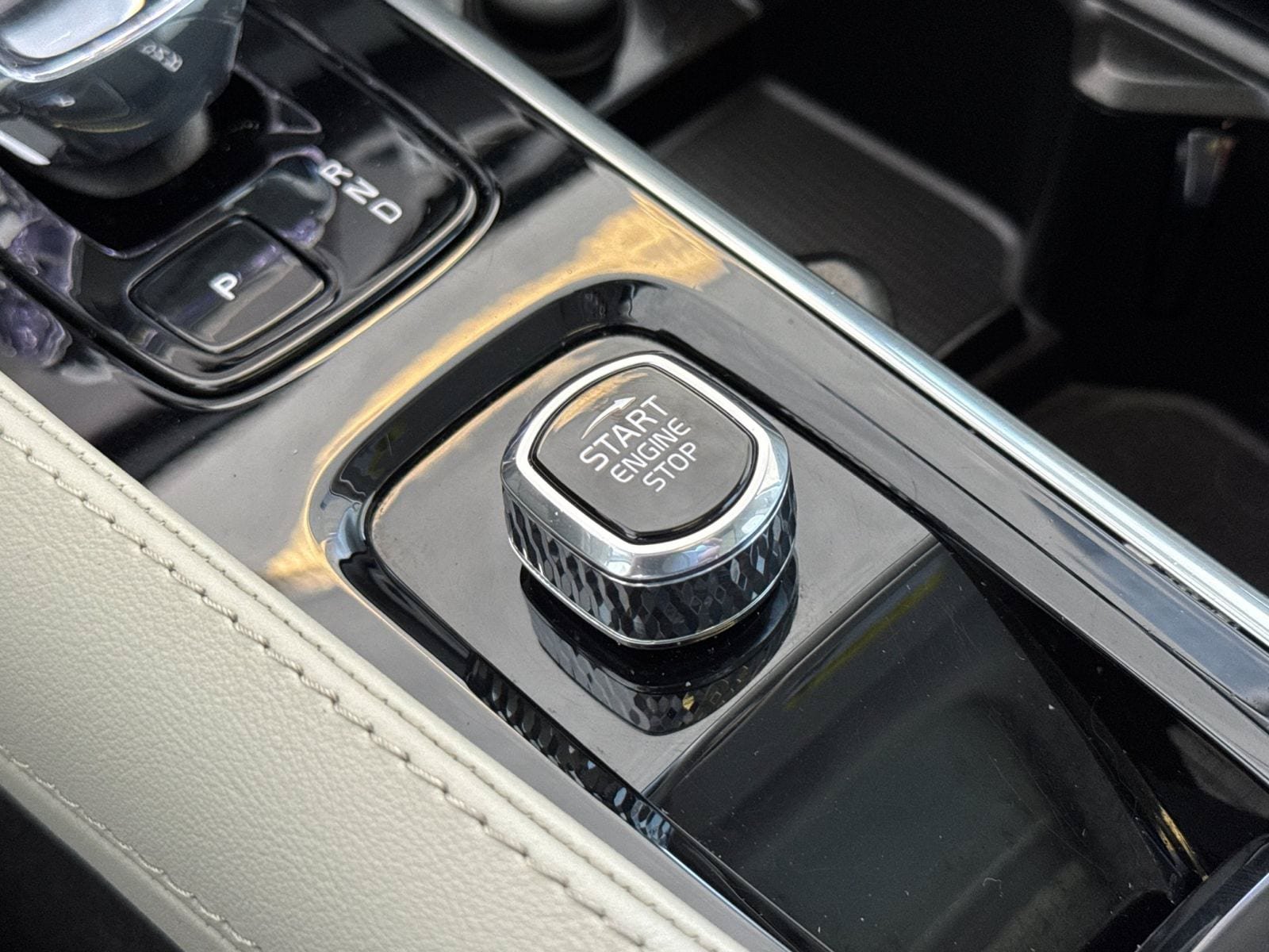 Certified 2023 Volvo XC90 T8 Ultimate w/ Protection Package Premier AWD/4WD image 28