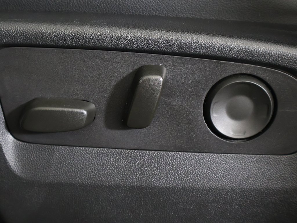 Used 2024 Chevrolet Tahoe High Country w/ Advanced Technology Package image 34