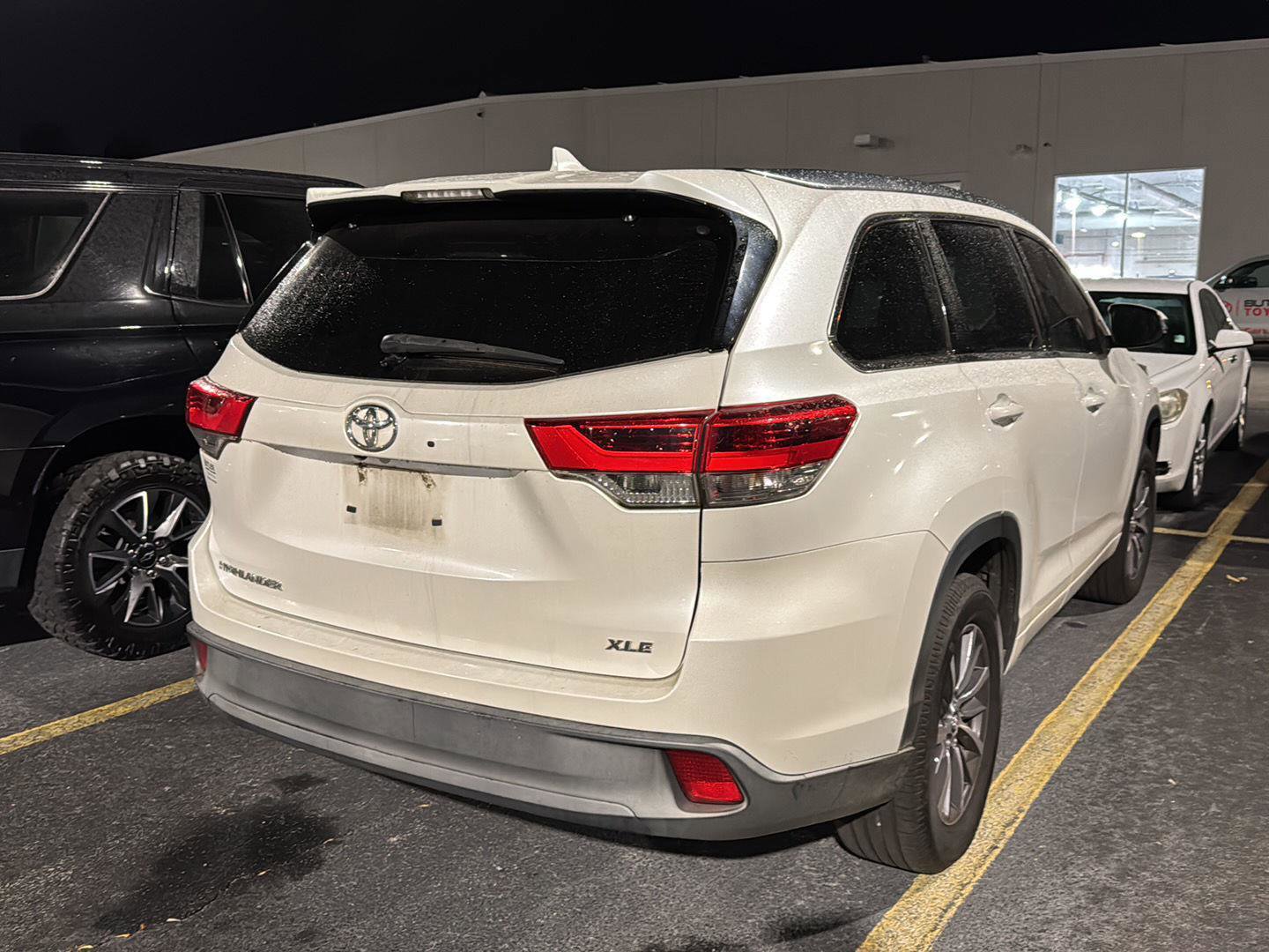 Used 2017 Toyota Highlander XLE image 5