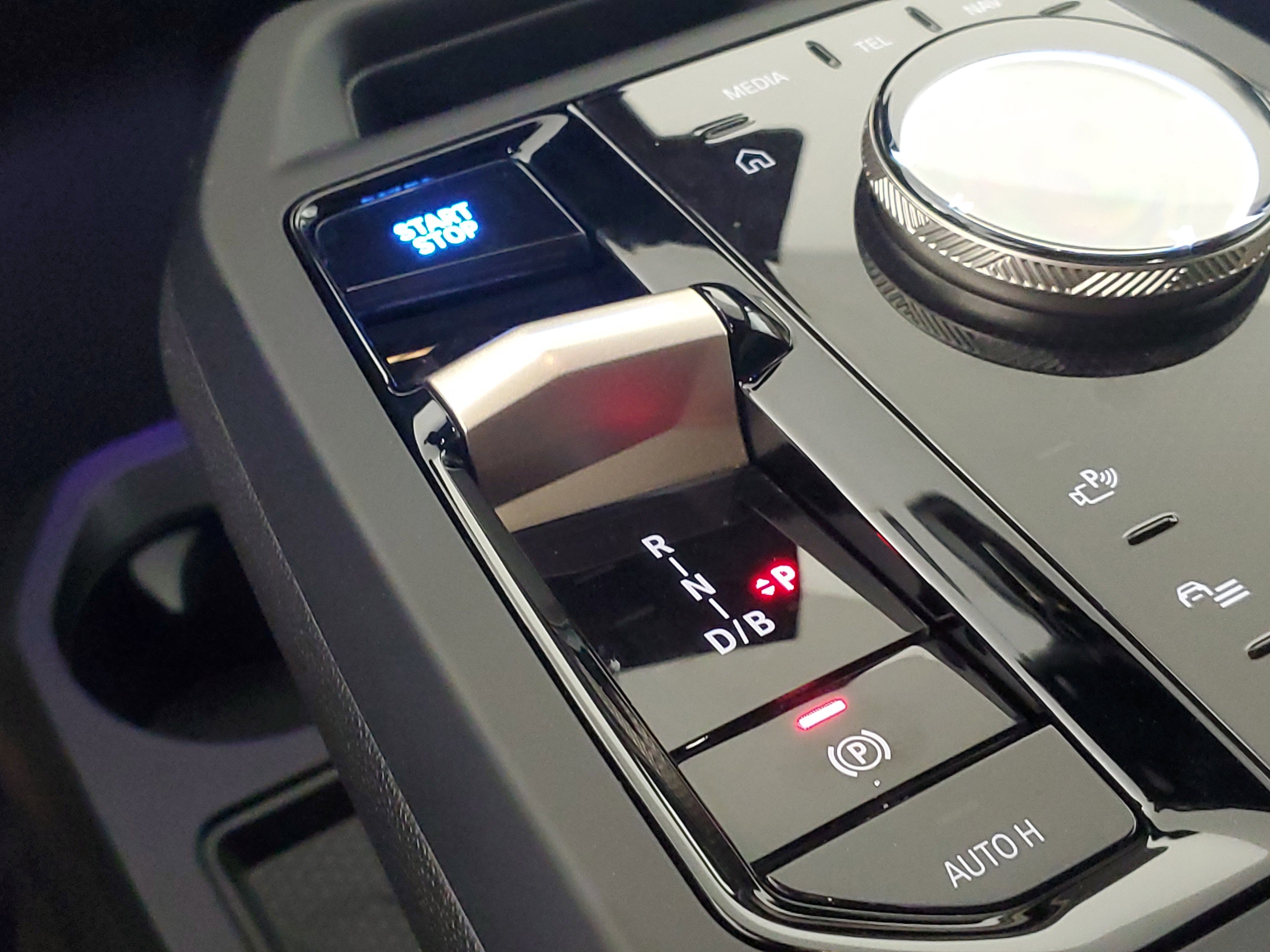 Certified 2025 BMW iX xDrive50 image 22