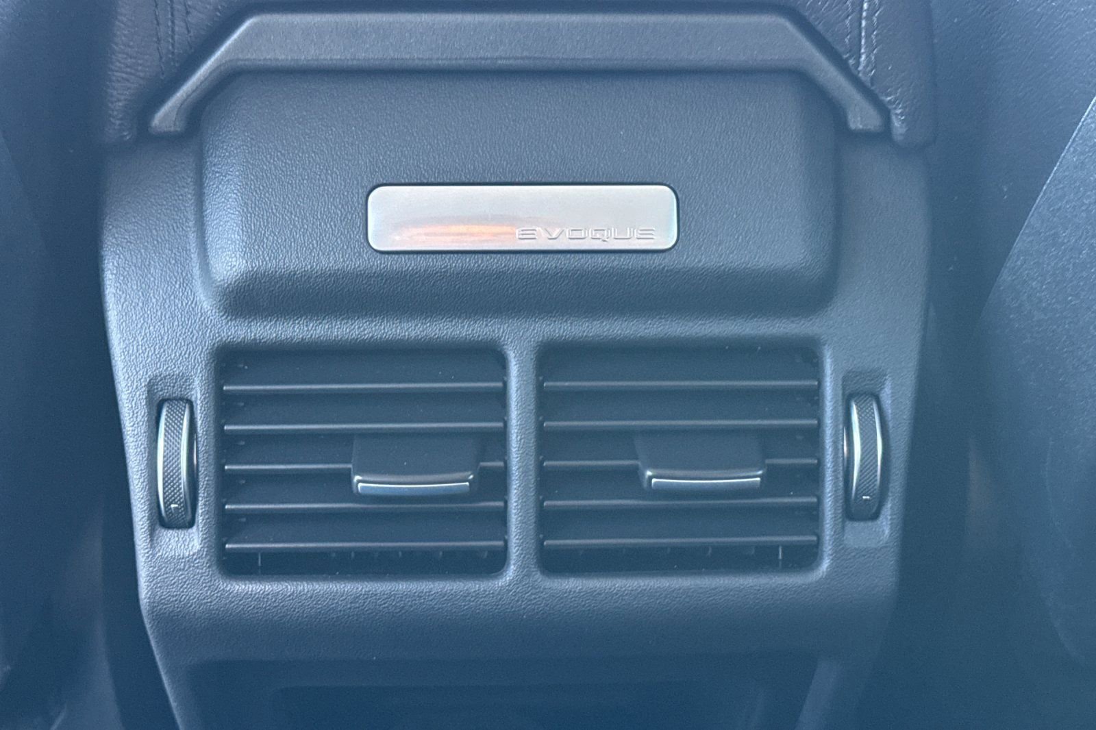 Used 2019 Land Rover Range Rover Evoque SE image 39