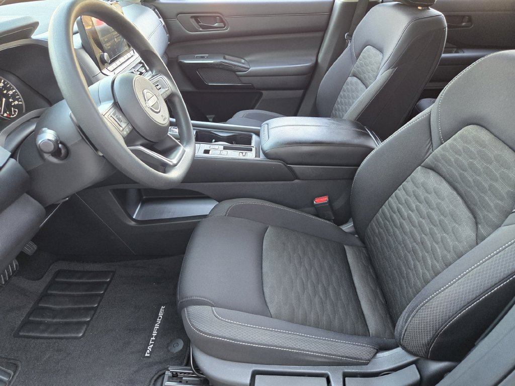 Used 2023 Nissan Pathfinder S FWD image 9