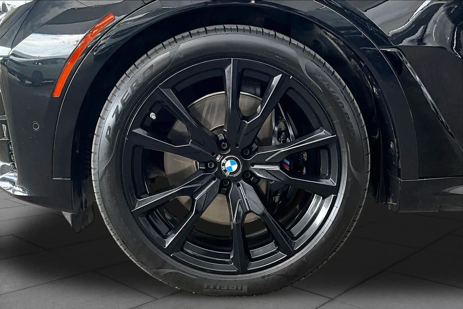 Used 2022 BMW X7 M50i AWD/4WD image 11