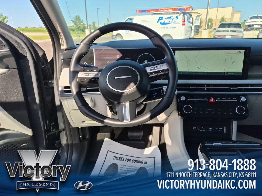 Used 2025 Hyundai Tucson Limited AWD/4WD image 13