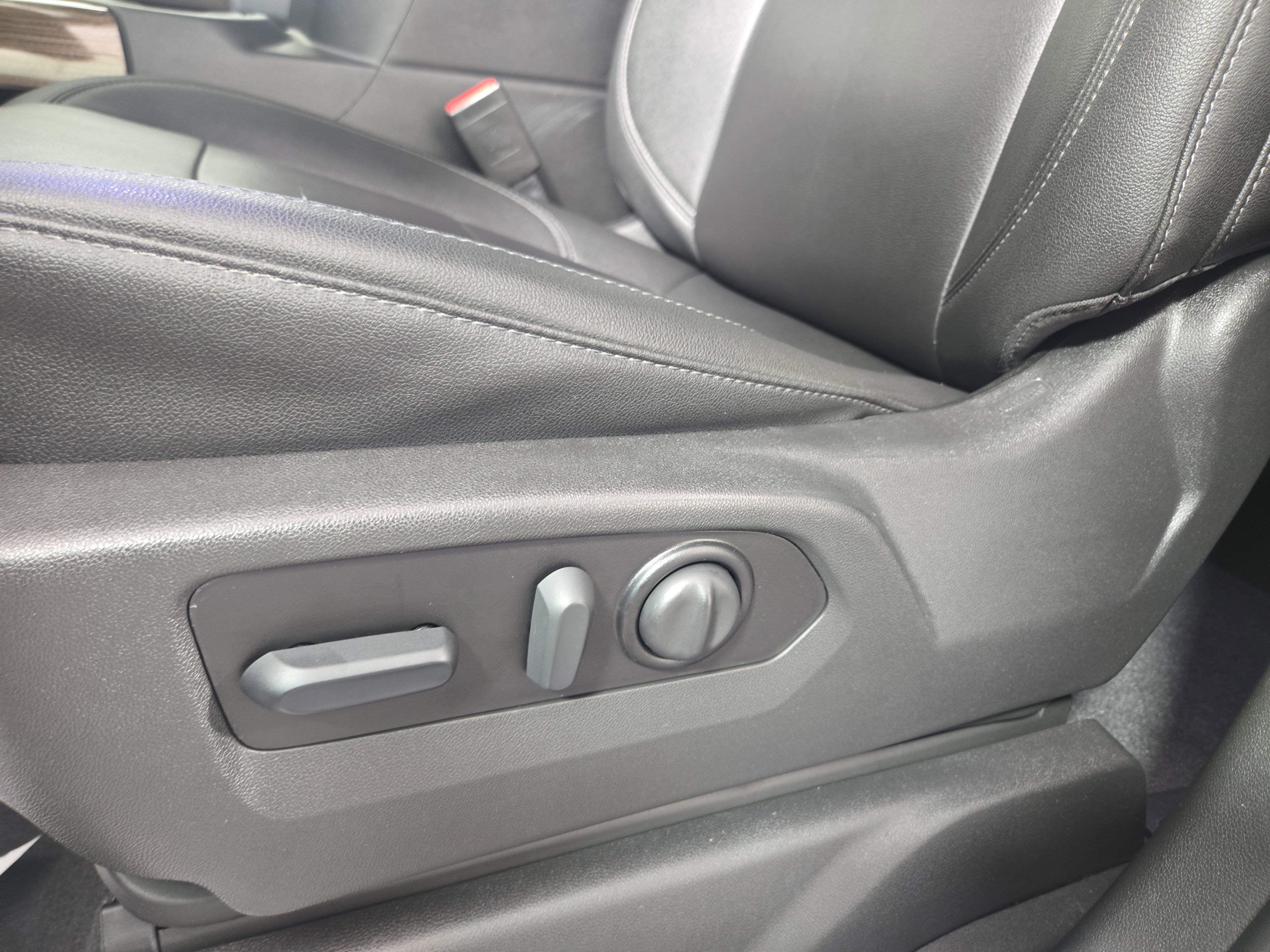 Used 2022 Chevrolet Silverado 1500 RST image 29