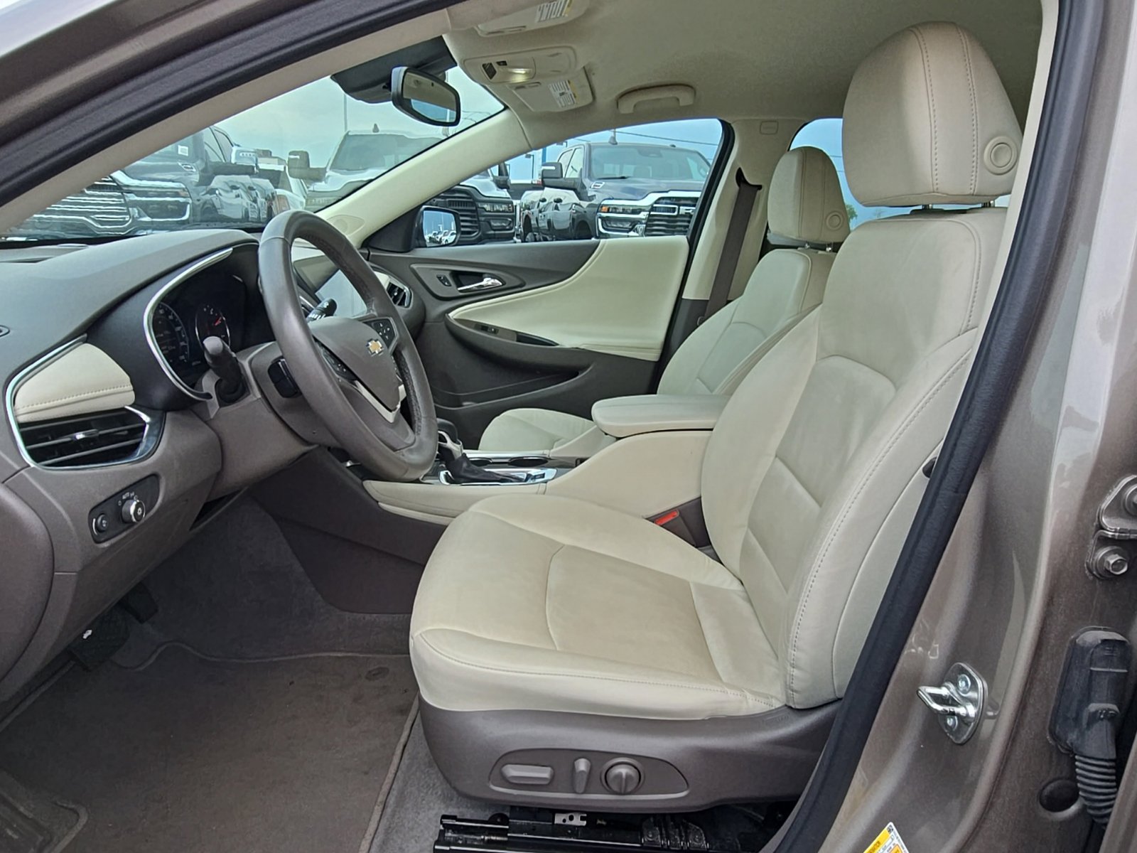 Used 2024 Chevrolet Malibu LT FWD image 11