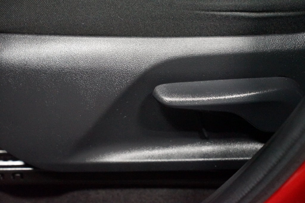 Certified 2025 Toyota RAV4 LE FWD image 32