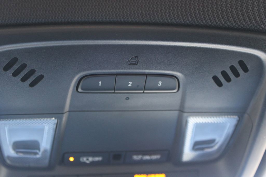 Used 2023 Chevrolet Traverse LT image 53