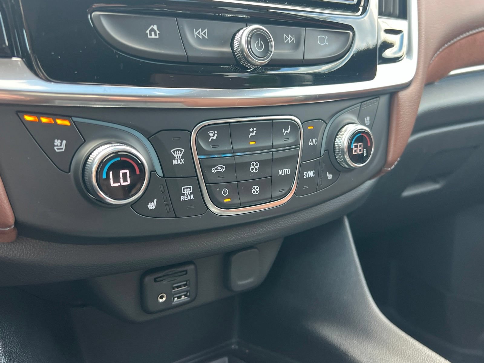 Used 2021 Chevrolet Traverse High Country FWD image 19