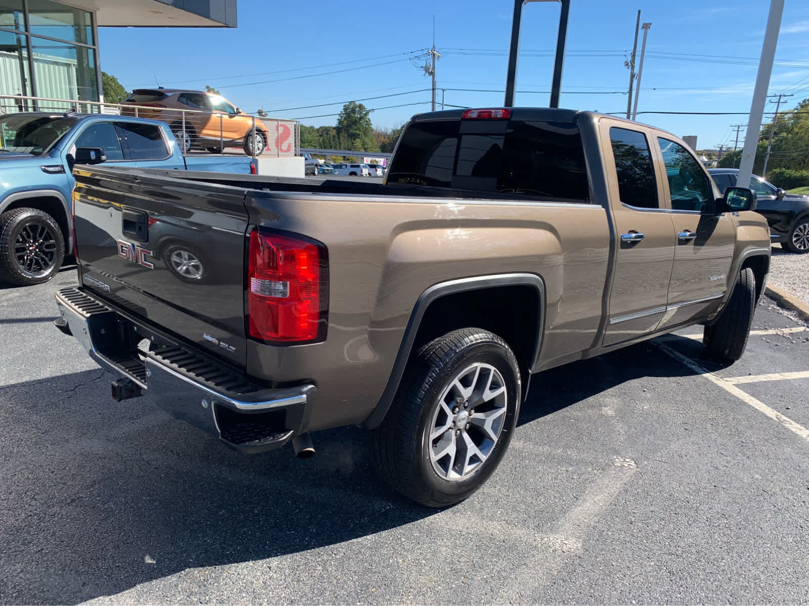 Used 2015 GMC Sierra 1500 SLT w/ Driver Alert Package image 5
