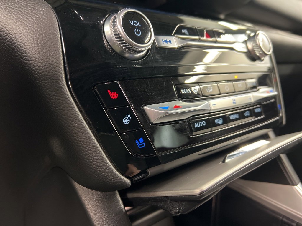 Used 2022 Ford Explorer Limited w/ Equipment Group 301A image 14