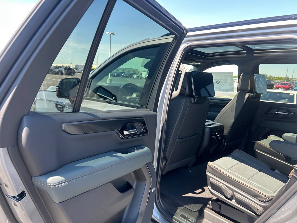 New 2026 GMC Yukon Denali Ultimate AWD/4WD image 34