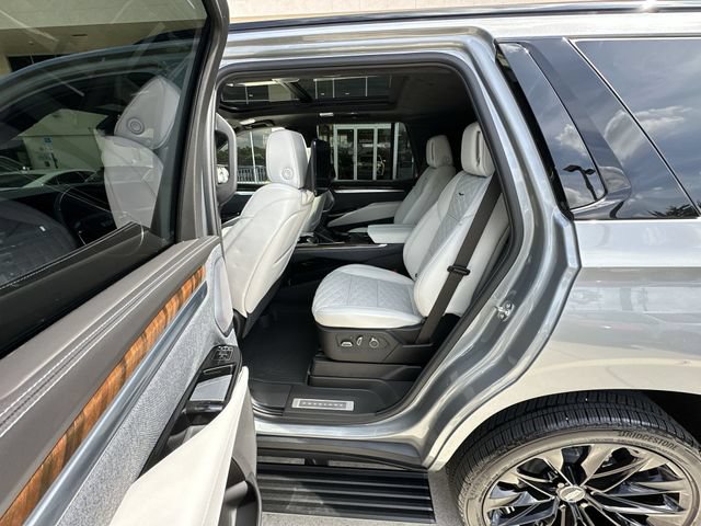 Certified 2026 Cadillac Escalade Platinum Sport AWD/4WD image 31