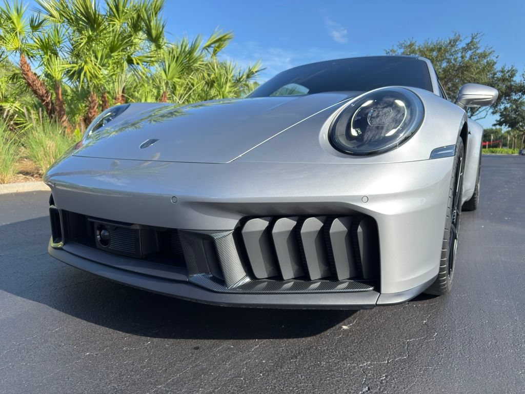 Used 2025 Porsche 911 Carrera 4 GTS AWD/4WD image 10