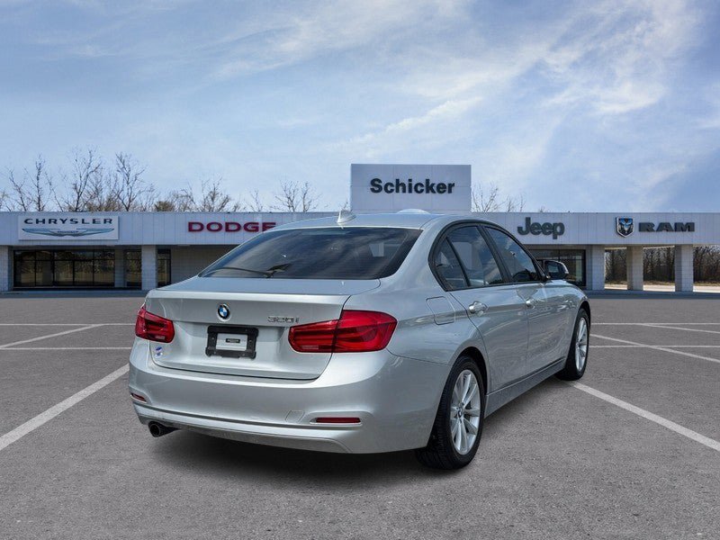 Used 2016 BMW 320i Sedan RWD image 3