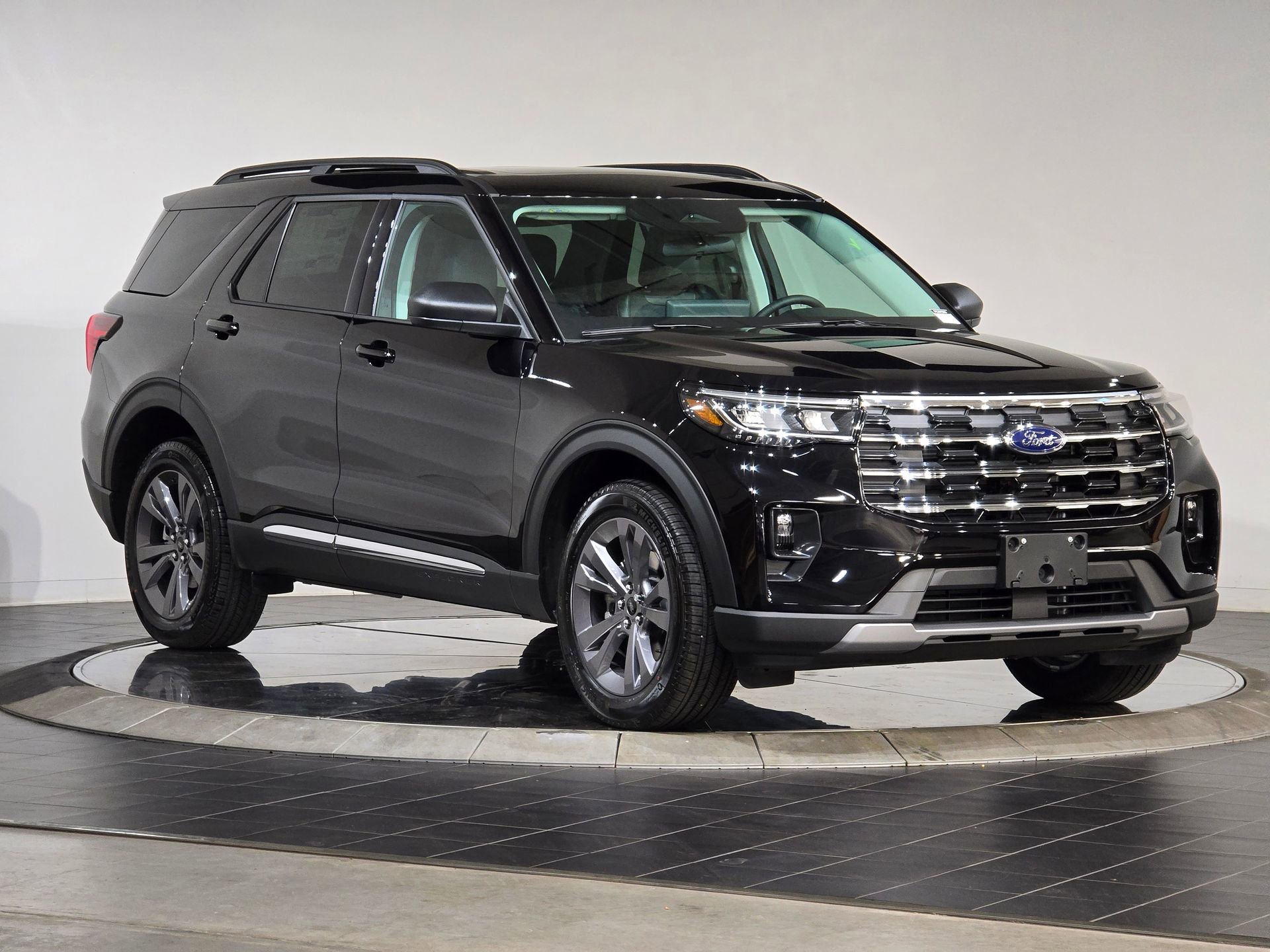 New 2026 Ford Explorer Active w/ Active Comfort Package video 2