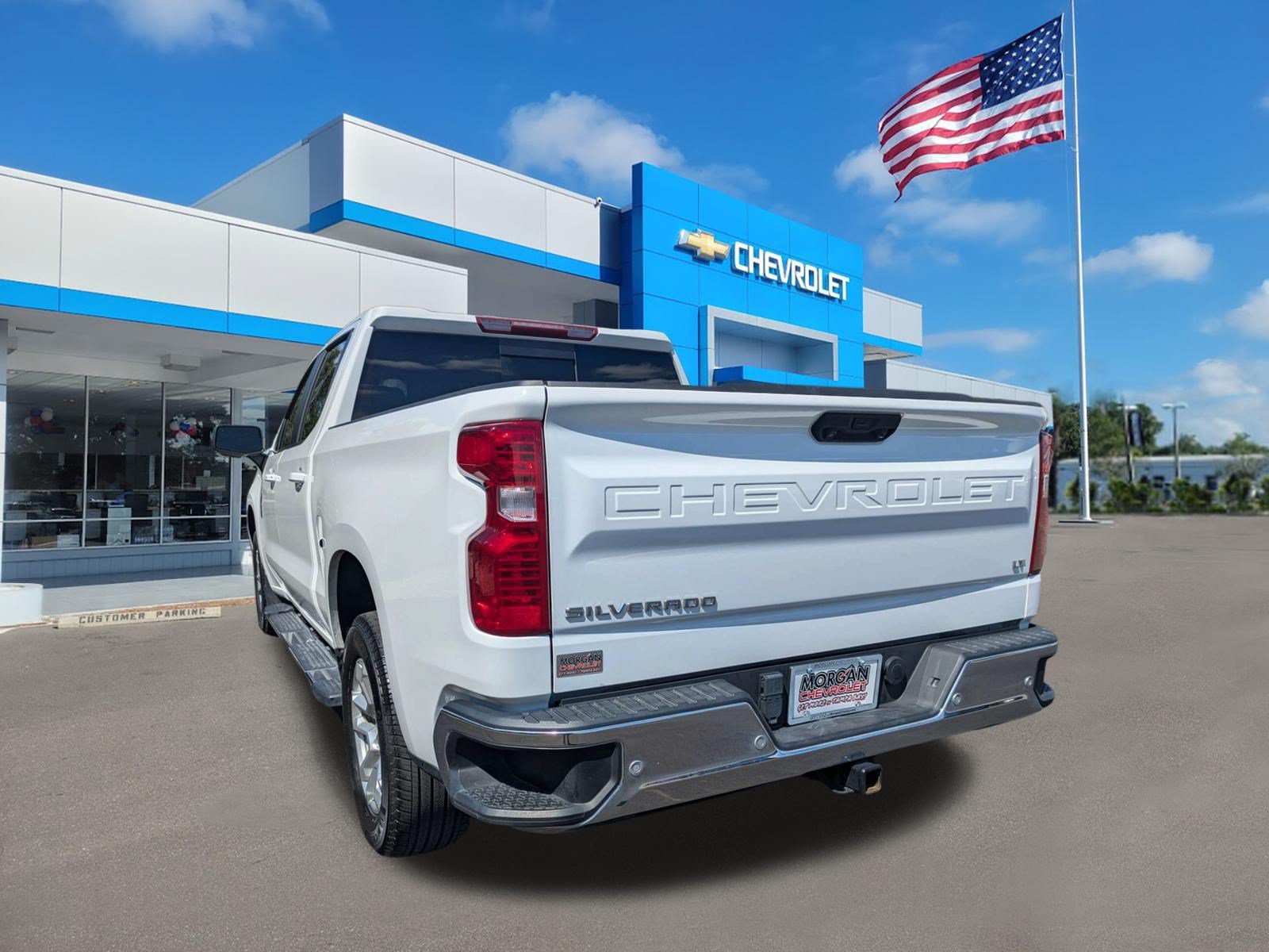 Used 2024 Chevrolet Silverado 1500 LT w/ Safety Package RWD image 5