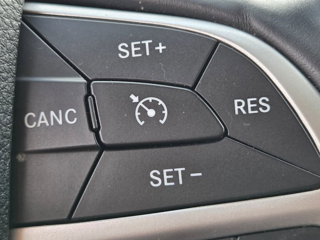 Used 2014 Jeep Cherokee Trailhawk w/ Leather Interior Group AWD/4WD image 19