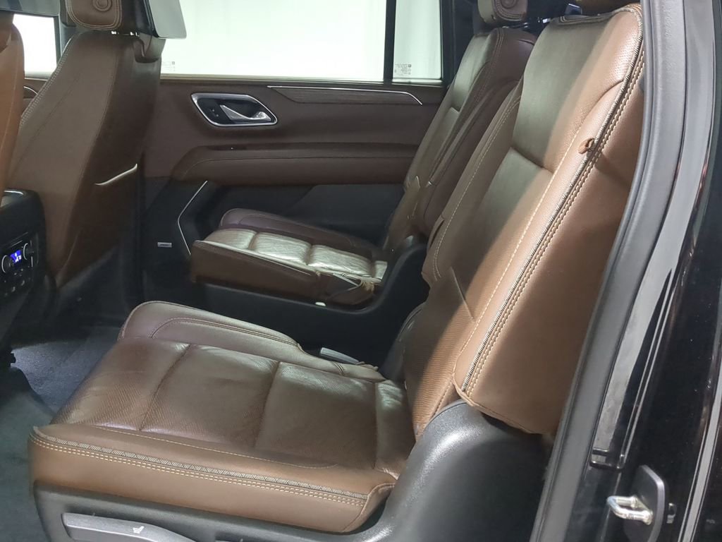 Used 2021 Chevrolet Suburban High Country w/ Premium Package image 33